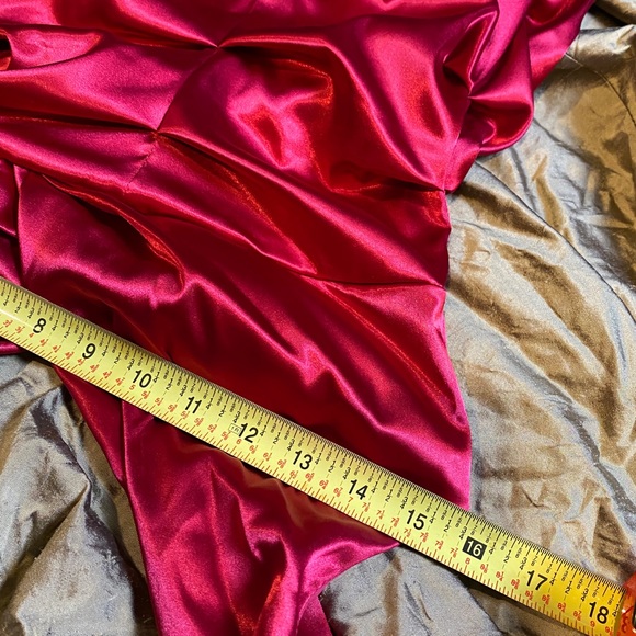 ✨HP✨DREAM MERMAID SATIN Ruffled Dream Dress Melanie Lynne Flattering Size 0 - Picture 11 of 16